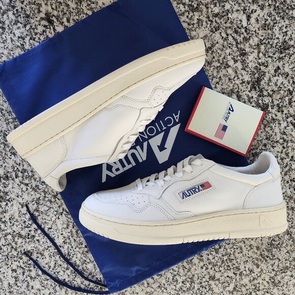 Autry Medalist Low Men’s Sneakers – Retro Style Meets Modern Craft 🏀👟✨